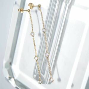 SX00949þBOUCLE MIMI BRILLANT PENDANTE DORE