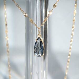 SX00986þCOLLIER TALISMAN POIRE DORE SWAROVSKI