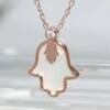 RI01085þCOLLIER MAIN FATMA NACRE ROSE 