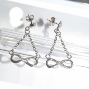 DV01674þBoucle Infinity Pendant