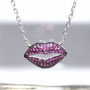 RI00818þCollier Bisous