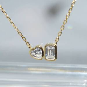 RI01433þCollier Duo Asym Cuore Smaralda Dore
