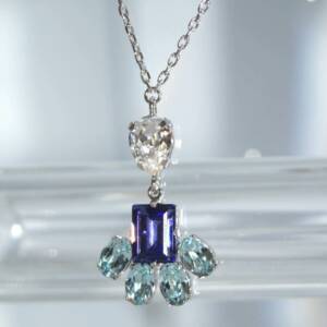 SX01304þCollier Aura Boreal Swarovski