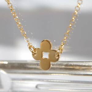 SX01388þCollier Doré Petale Fiora