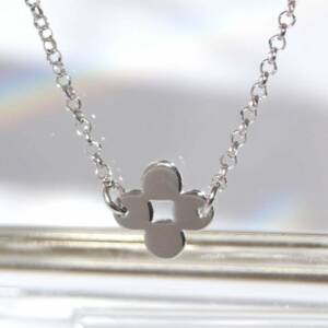 SX01389þCollier Petale Fiora