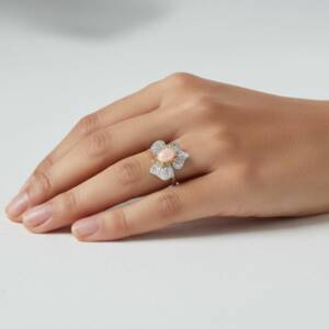 ESHOP SL01606 Bague Fleur aux Pe´tales Pave´es.jpg