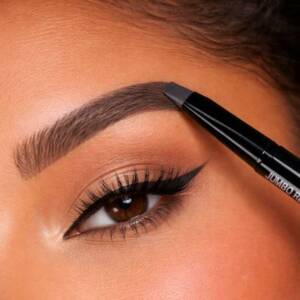 eshop eyebrow pencil gris fonce´ maquillage silver fish essai modele.jpg