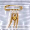NJ00854þBroche Épingle Soleil & Pompons Dorés